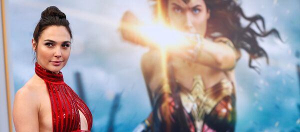 Cast member Gal Gadot poses at the premiere of Wonder Woman in Los Angeles, California U.S. - Sputnik International