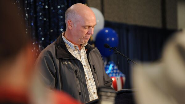 Representative elect Greg Gianforte apologizes for becoming invoved in an altercation with a reporter less than 24 hours before the special congressional election during his victory speech in Bozeman, Montana May 25, 2017 - Sputnik International