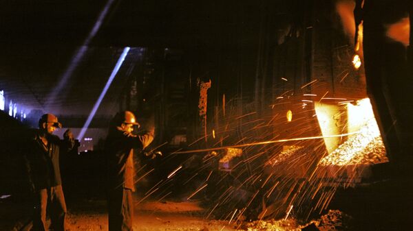 Steel smelting at Krivorozhsky Metallurgical Plant. File photo - Sputnik International