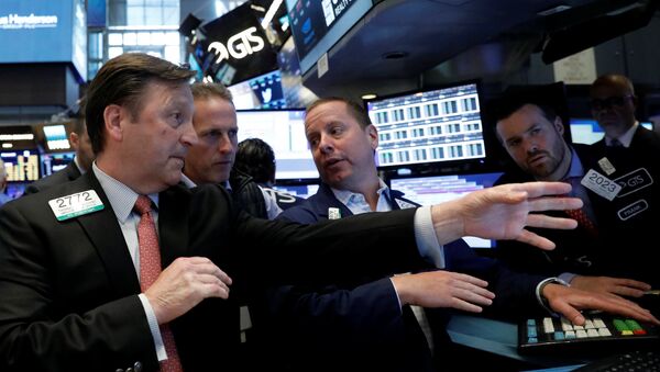 Traders work on the floor of the New York Stock Exchange (NYSE) in New York, U.S., June 2, 2017 - Sputnik International