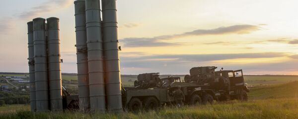 S-300 Favorite surface-to-air missile systems during a bilateral drill of air defense and aviation forces of the Western Military District - Sputnik International