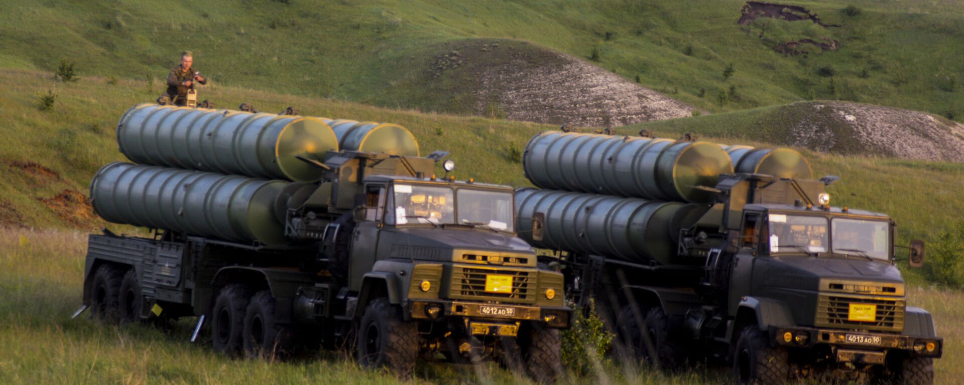S-300 Favorite surface-to-air missile systems during a bilateral drill of air defense and aviation forces of the Western Military Distric S-300 Favorite surface-to-air missile systems during a bilateral drill of air defense and aviation forces of the Western Military Distric - Sputnik International, 1920, 23.02.2023