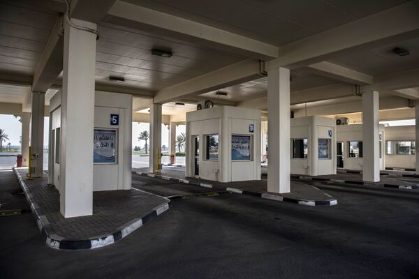 Empty checkpoint on the closed border between Qatar and Saudi Arabia Empty checkpoint on the closed border between Qatar and Saudi Arabia - Sputnik International
