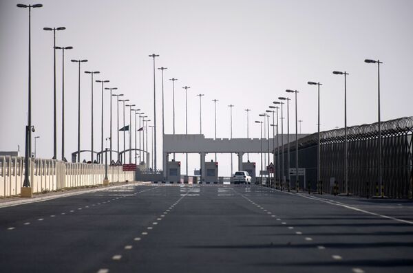 Checkpoint on the closed border between Qatar and Saudi Arabia Checkpoint on the closed border between Qatar and Saudi Arabia - Sputnik International