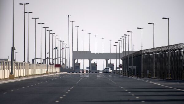 Checkpoint on the closed border between Qatar and Saudi Arabia - Sputnik International