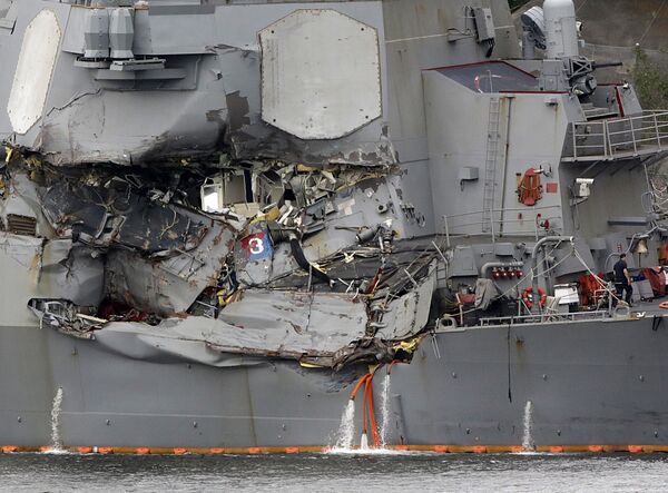 USS Fitzgerald after collision USS Fitzgerald after collision - Sputnik International
