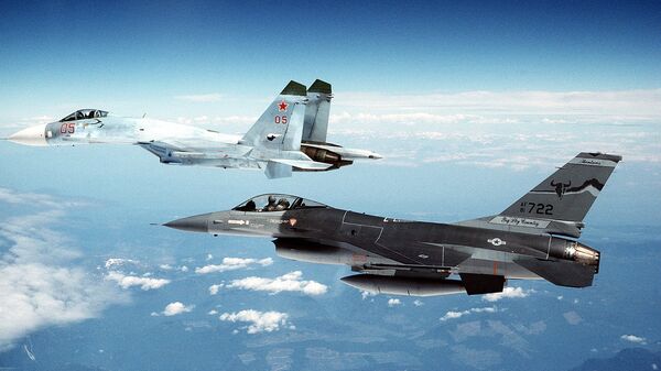 Su-27 and F-16 - Sputnik International