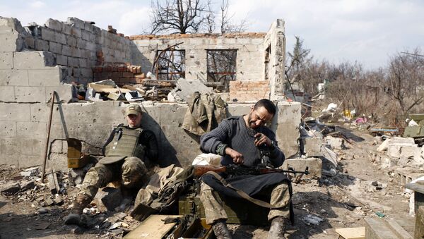 An Ukrainian serviceman prepares ammunition in Avdiivka, Donetsk region on March 30, 2017 - Sputnik International