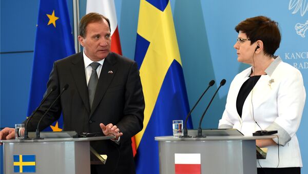 Polish Prime Minister Beata Szydlo (R) and Swedish Prime Minister Stefan Lofven attend a press conference after their meeting on June 20, 2017 in Warsaw - Sputnik International