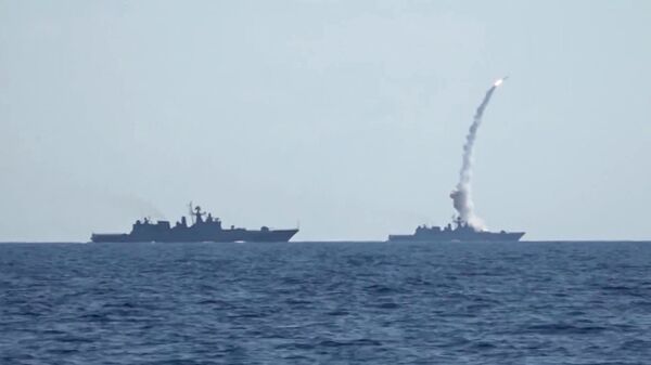 Kalibr cruise missiles hit banned terrorist group ISIS targets in Syria - Sputnik International