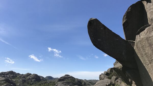 Picture taken on June 17, 2017 shows the Trollpikken rock formation in Egersund, western Norway, before it has been vandalised. - Sputnik International