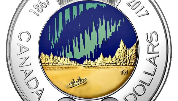A glow-in-the-dark coin depicting the Aurora Borealis, minted by the Royal Canadian Mint to celebrate the nation's 150th anniversary - Sputnik International