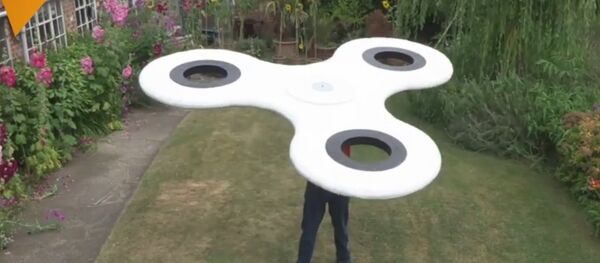 Largest Fidget Spinner - Sputnik International