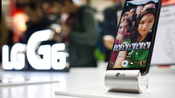 A new LG G6 mobile phone presented at the Mobile World Congress 2017 exhibition in Barcelona. File photo - Sputnik International