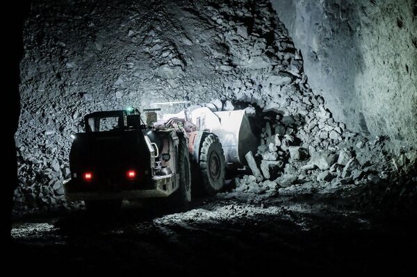 An automated mining machine at work in the Kankberg gold mine in northern Sweden and unlike human miners they can work without oxygen and in high temperatures. - Sputnik International