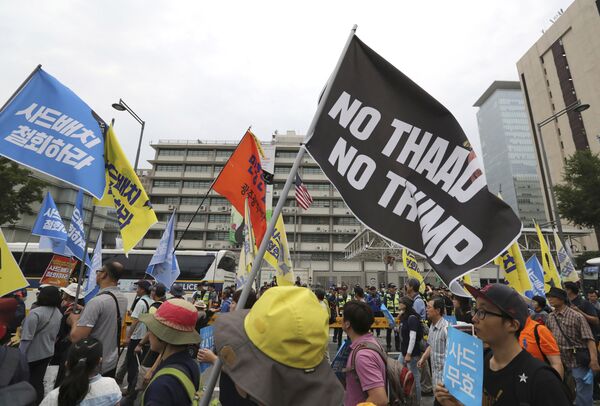 Protesters demonstrate against THAAD outside the US Embassy in Seoul, June 24, 2017 Protesters demonstrate against THAAD outside the US Embassy in Seoul, June 24, 2017 - Sputnik International
