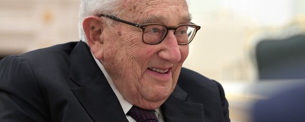 President Vladimir Putin meets with former US Secretary of State Henry Kissinger President Vladimir Putin meets with former US Secretary of State Henry Kissinger - Sputnik International