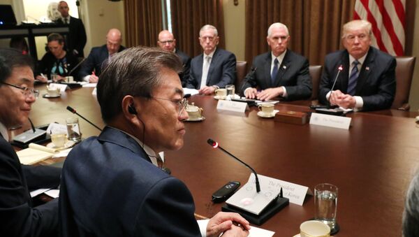 U.S. President Donald Trump (R) and South Korean President Moon Jae-in (4thL) meet with their delegations in the Cabinet Room of the White House in Washington, U.S., June 30, 2017 - Sputnik International