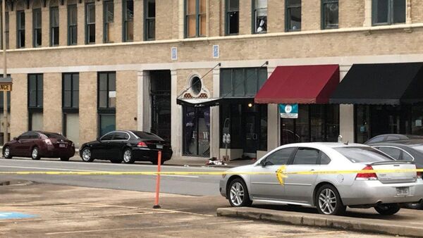 The entrance of an Arkansas nightclub where police are investigating a shooting is cordoned off with police tape Saturday, July 1, 2017, in Little Rock, Ark. - Sputnik International