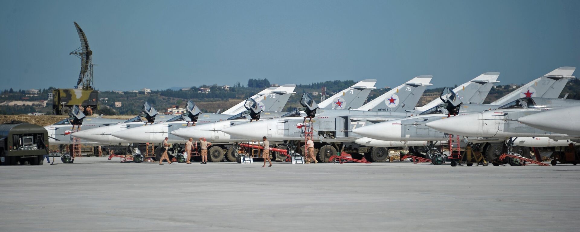 Su-24 bombers of the Russian Aerospace Forces at the Khmeimim airbase in Syria. - Sputnik International, 1920, 23.04.2022