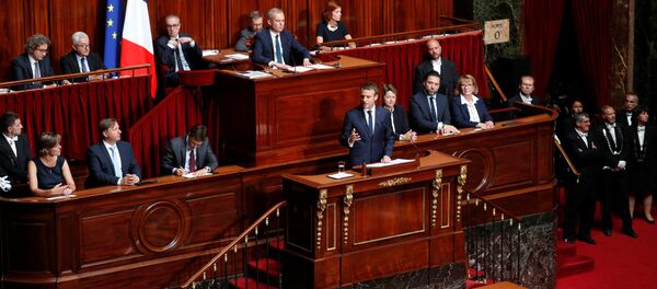 French President Emmanuel Macron (C) delivers a speech during a special congress gathering both houses of parliament (National Assembly and Senate) at the Versailles Palace, near Paris, France, July 3, 2017. - Sputnik International