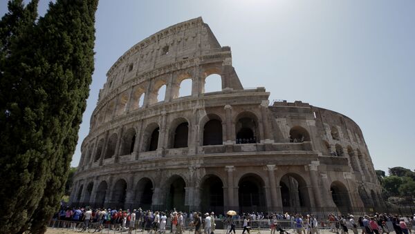  A view of the Colosseum after the first stage of the restoration work was completed in Rome, Friday, July 1st, 2016. - Sputnik International