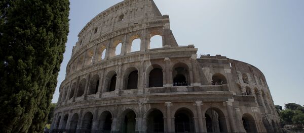 A view of the Colosseum after the first stage of the restoration work was completed in Rome, Friday, July 1st, 2016. - Sputnik International