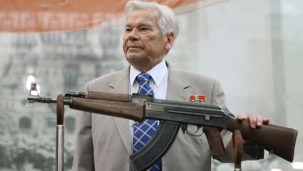 Legendary Russian gun-maker Lieutenant General and Hero of Socialist Labor Mikhail Kalashnikov attended official function marking the 60th anniversary of developing the AK-47 assault rifle. - Sputnik International