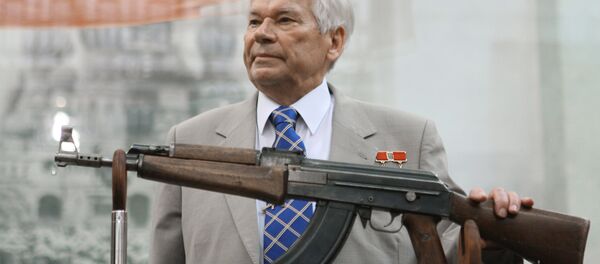 Legendary Russian gun-maker Lieutenant General and Hero of Socialist Labor Mikhail Kalashnikov attended official function marking the 60th anniversary of developing the AK-47 assault rifle. - Sputnik International