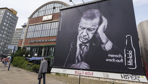 An advertising board of the beverage producer Fritz Kola depicting Turkish president Recep Tayyip Erdogan can be seen in Hamburg, Germany, Thursday, June 29. 2017 - Sputnik International