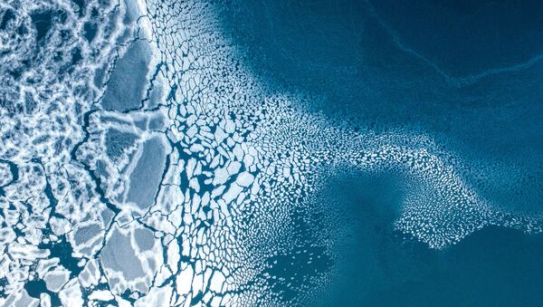 Снимок Ice formation, Greenland фотографа Florian Ledoux, занявший 3е место в категории Природа конкурса Dronestagram - Sputnik International