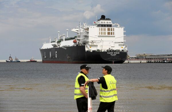 The LNG tanker Clean Ocean is pictured during the first U.S. delivery of liquefied natural gas to LNG terminal in Swinoujscie, Poland June 8, 2017 The LNG tanker Clean Ocean is pictured during the first U.S. delivery of liquefied natural gas to LNG terminal in Swinoujscie, Poland June 8, 2017 - Sputnik International