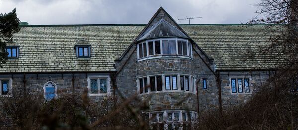Killenworth, an estate built in 1913 for George du Pont Pratt and purchased by the former Soviet Union in 1951, is seen in Glen Cove, New York, on December 30, 2016. Killenworth is one of two Russian compounds on the North Shore of Long Island with Norwich House, in Upper Brookville, being closed to Russian officials as part of the sanctions ordered by US President Barack Obama in retaliation for suspected Russian hacking during the US elections Killenworth, an estate built in 1913 for George du Pont Pratt and purchased by the former Soviet Union in 1951, is seen in Glen Cove, New York, on December 30, 2016. Killenworth is one of two Russian compounds on the North Shore of Long Island with Norwich House, in Upper Brookville, being closed to Russian officials as part of the sanctions ordered by US President Barack Obama in retaliation for suspected Russian hacking during the US elections - Sputnik International