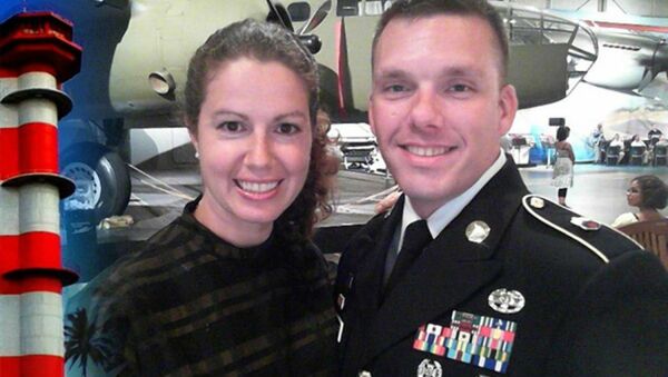 Private Michael Walker, left, pictured, with his wife Catherine, right, who he conspired to kill with his girlfriend. - Sputnik International