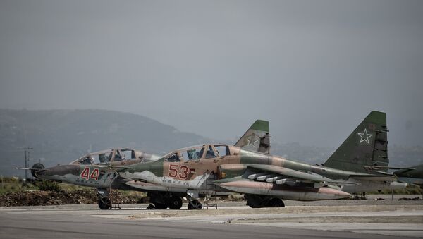 Russian Su-25 attack planes at the Hmeimim airbase in the Latakia Governorate of Syria. - Sputnik International
