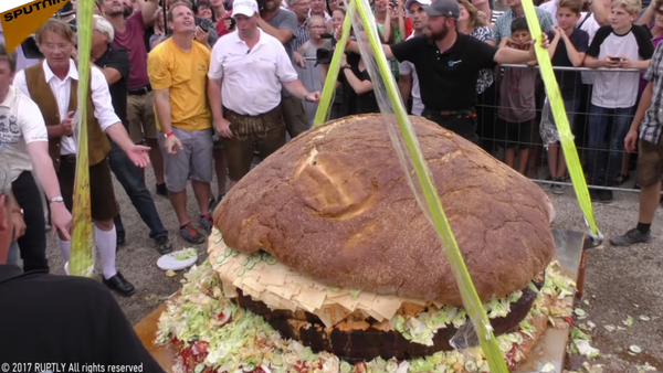 World's Largest Burger - Sputnik International