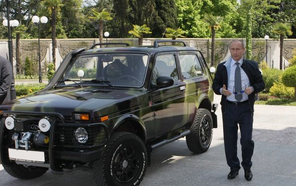 President Putin showing off his Lada Niva in Sochi. - Sputnik International