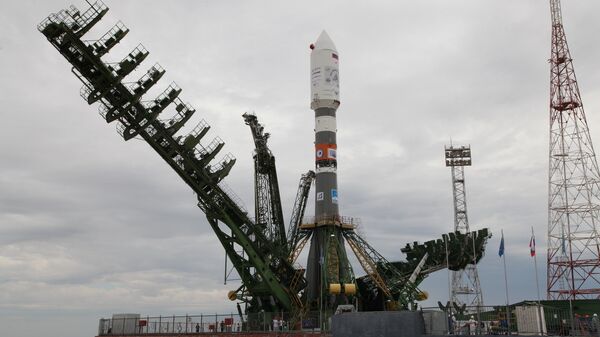 Soyuz-2.1a rocket being moved to a launch pad at the Baikonur Cosmodrome - Sputnik International