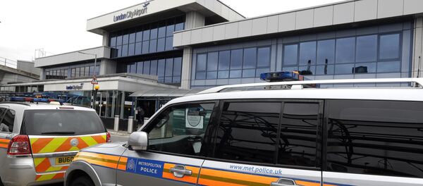 Police cars parked outside London City Airport (File) - Sputnik International