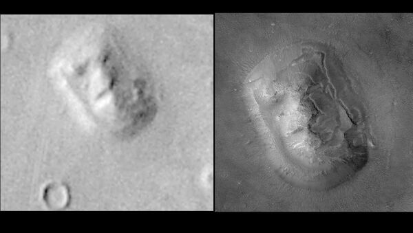 This composite image released by NASA 24 May, 2001 shows a new high resolution image of the Face on Mars (R) alongside an early Viking Spacecraft image (L). - Sputnik International