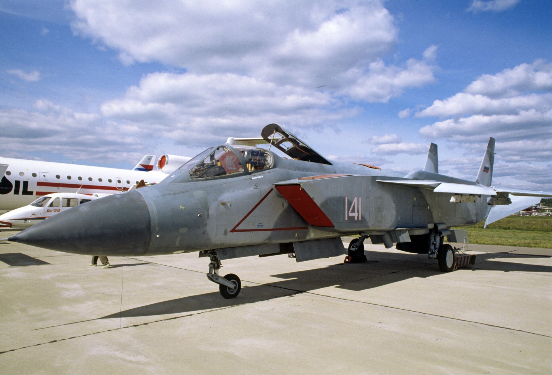 Yakovlev Yak-141 on display at the MAKS-95 airshow outside Moscow in August 1995. - Sputnik International, 1920, 27.07.2024