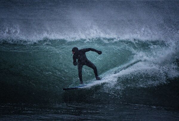 Wind, Waves, 15 Degrees Below Zero: Winter Surfing on Russia’s Pacific Coast - Sputnik International