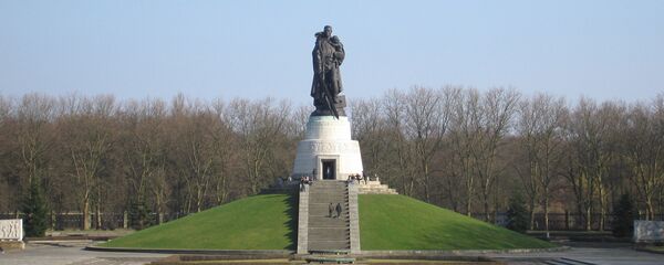 Monument to the Soviet liberator in Treptower Park, Berlin Monument to the Soviet liberator in Treptower Park, Berlin - Sputnik International