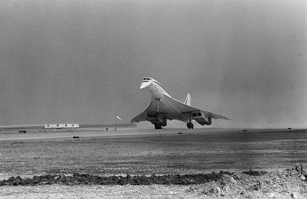 The French-British supersonic jet Concorde 002 lands at Dallas Fort Worth airport on September 20, 1973 after its first flight to the USA, during the opening ceremony of the new airport. The French-British supersonic jet Concorde 002 lands at Dallas Fort Worth airport on September 20, 1973 after its first flight to the USA, during the opening ceremony of the new airport. - Sputnik International