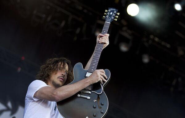 US singer Chris Cornell of US grunge band Soundgarden performs during the first day of the 43rd edition of the Pinkpop Music Festival at Landgraaf, in the south of the Netherlands, on May 27, 2012. US singer Chris Cornell of US grunge band Soundgarden performs during the first day of the 43rd edition of the Pinkpop Music Festival at Landgraaf, in the south of the Netherlands, on May 27, 2012. - Sputnik International