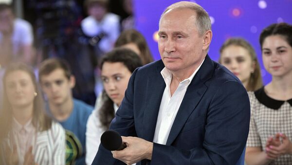 July 21, 2017. Russian President Vladimir Putin answers questions during the No Nonsense Talk with Vladimir Putin held at the Sirius educational center for gifted children, Sochi. - Sputnik International
