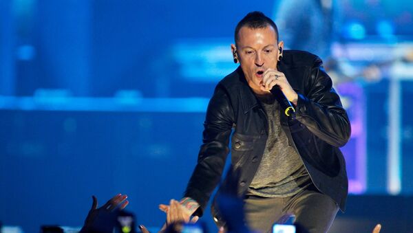 Chester Bennington of the band Linkin Park performs during the second day of the 2012 iHeartRadio Music Festival at the MGM Grand Garden Arena in Las Vegas, Nevada September 22, 2012. - Sputnik International