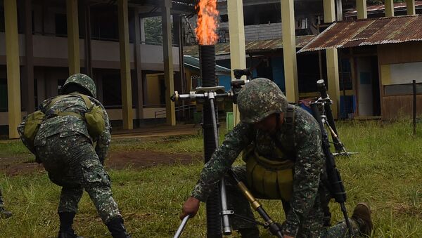 Philippine Marines fire 81mm mortars at Muslim militant positions at the frontline in Marawi, on the southern island of Mindanao on July 22, 2017 - Sputnik International