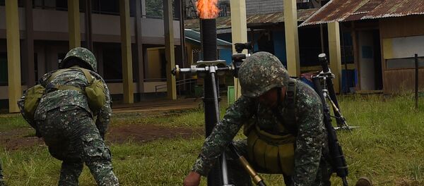 Philippine Marines fire 81mm mortars at Muslim militant positions at the frontline in Marawi, on the southern island of Mindanao on July 22, 2017 - Sputnik International