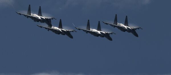 Su-35 jets of aerobatics team Russkiye Sokoly, or Russian Falcons, perform during the MAKS-2017 International Aviation and Space Show in Zhukovsky, outside Moscow, Russia, Friday, July 21, 2017 - Sputnik International